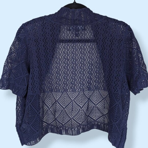 V. Jessica Howard Cropped Crochet Cardigan - Picture 5 of 7